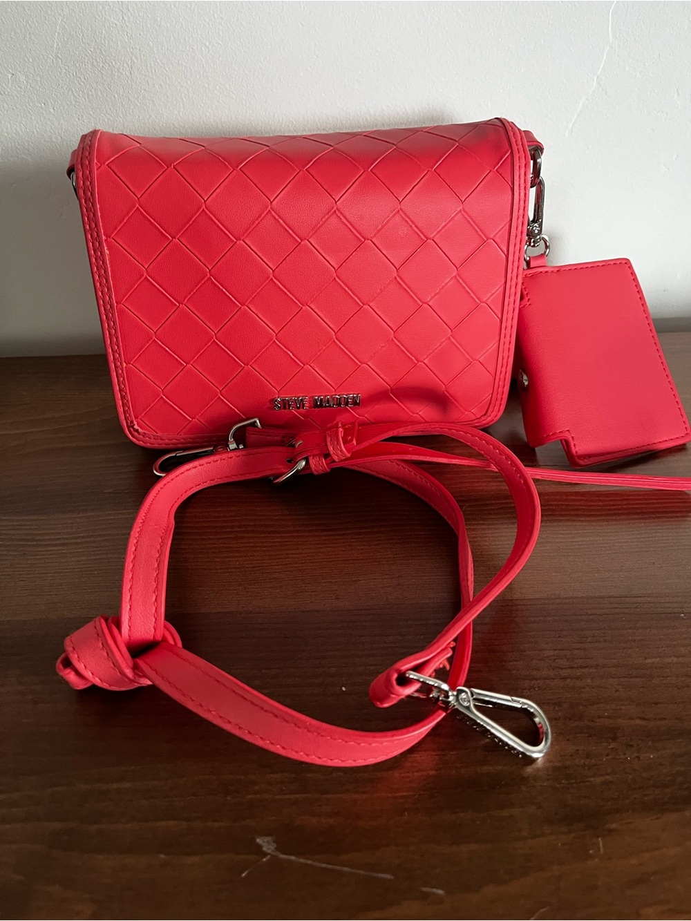 Steve Madden Quilted Pink Crossbody with Adjustable Strap - Picture 6 of 7